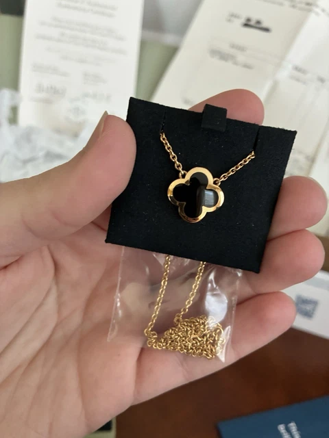 Collier pendentif en or et onyx Pure Alhambra de Van Cleef & Arpel