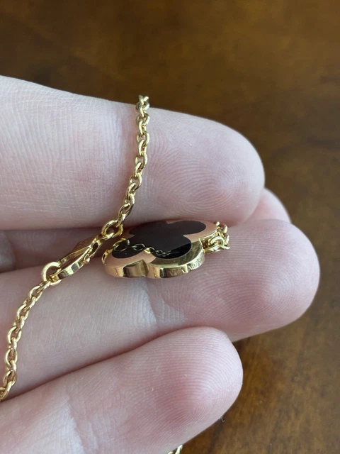 Collier pendentif en or et onyx Pure Alhambra de Van Cleef & Arpel