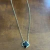 Collier pendentif en or et onyx Pure Alhambra de Van Cleef & Arpel