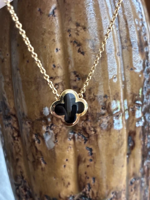 Collier pendentif en or et onyx Pure Alhambra de Van Cleef & Arpel