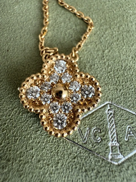 Collier pendentif vintage Alhambra en or jaune 18 carats et diamants Van Cleef & Arpels