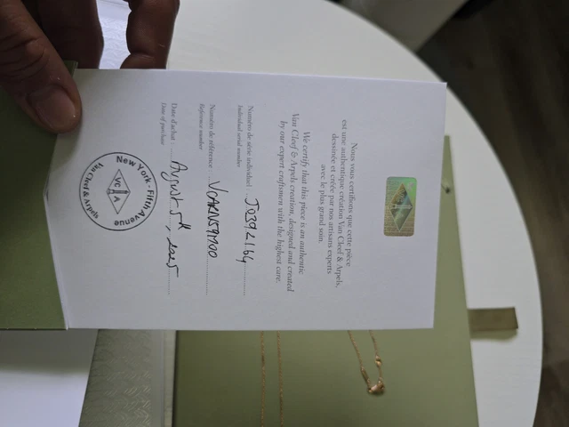 Collier et bracelet Van Cleef & Arpels Mini Alhambra rouge