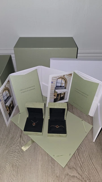 Collier et bracelet Van Cleef & Arpels Mini Alhambra rouge