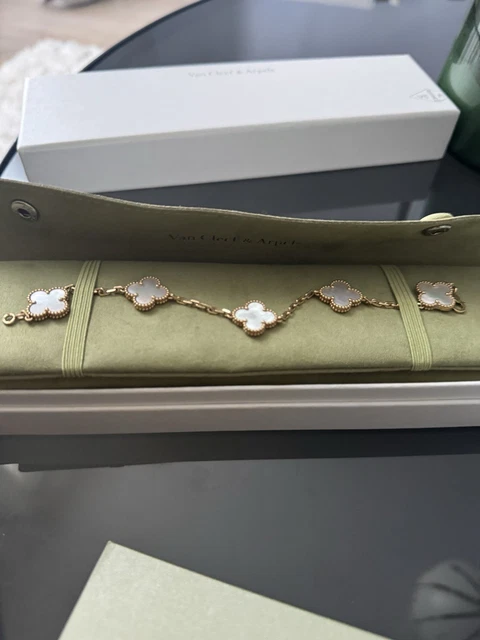 Bracelet Van Cleef & Arpels en nacre vintage Alhambra 5 motifs 19 cm