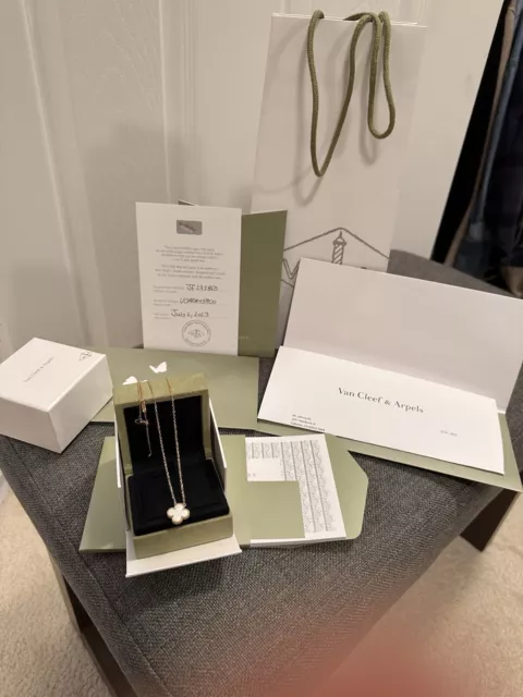 Ensemble complet de pendentifs Van Cleef & Arpels Vintage Alhambra en or jaune 18 carats