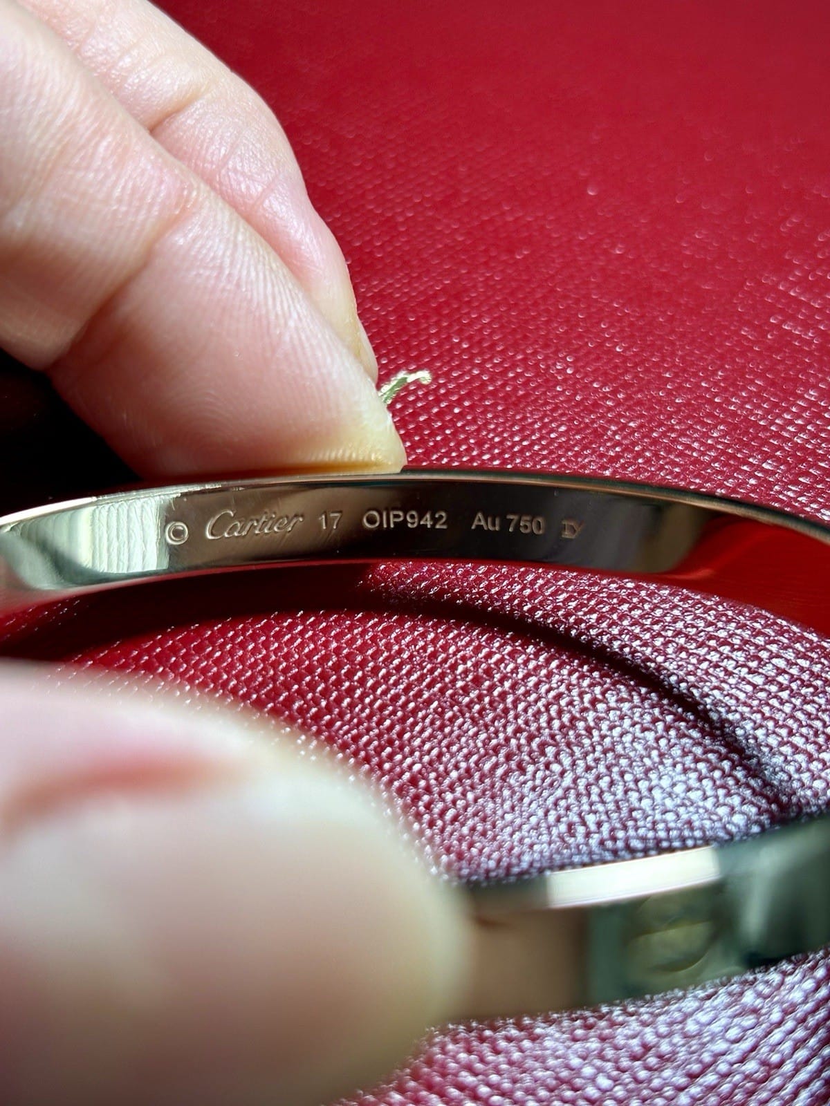 Bracelet Cartier Love en or rose 18 carats, taille 17, nouveau système à vis.