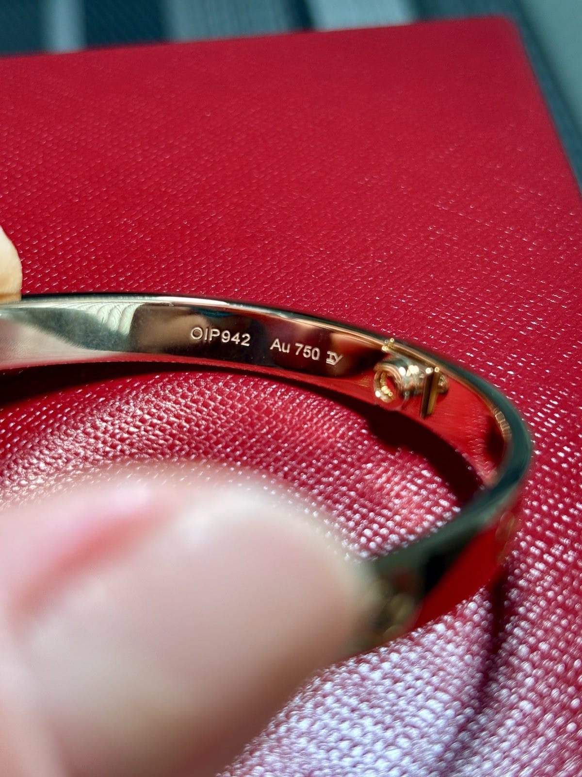 Bracelet Cartier Love en or rose 18 carats, taille 17, nouveau système à vis.