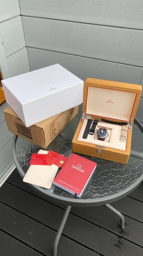 Omega Seamaster Diver 300M Full Ceramic 43,5 mm Cal. 8806 – 2023 – Comme neuve