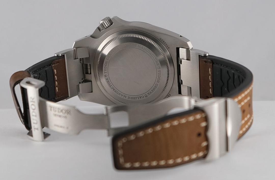 Tudor Black Bay P 01