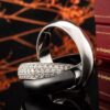 Bague Trinity Cartier avec diamants, or blanc, céramique et platine