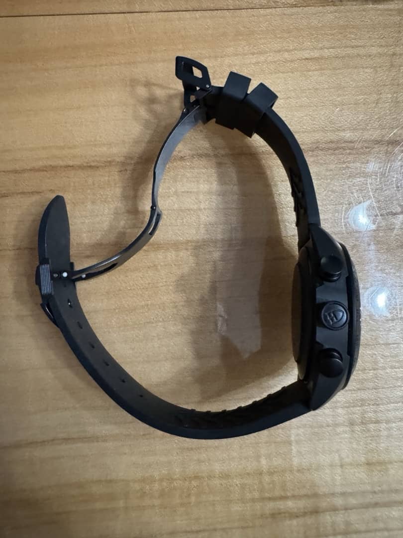 Montre TUDOR Fastrider Blackshield 42 mm Chronographe , sans traces d'usure, boîte et papiers inclus.