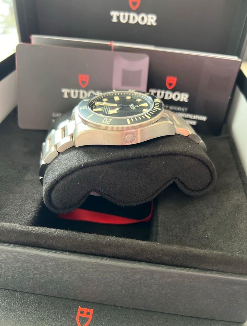 Tudor Pegalos Titane 42 mm, poignet gauche, excellent état, avec accessoires