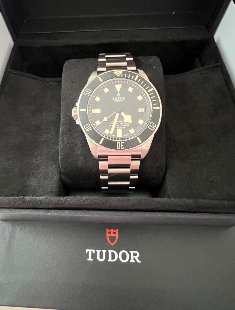 Tudor Pegalos Titane 42 mm, poignet gauche, excellent état, avec accessoires