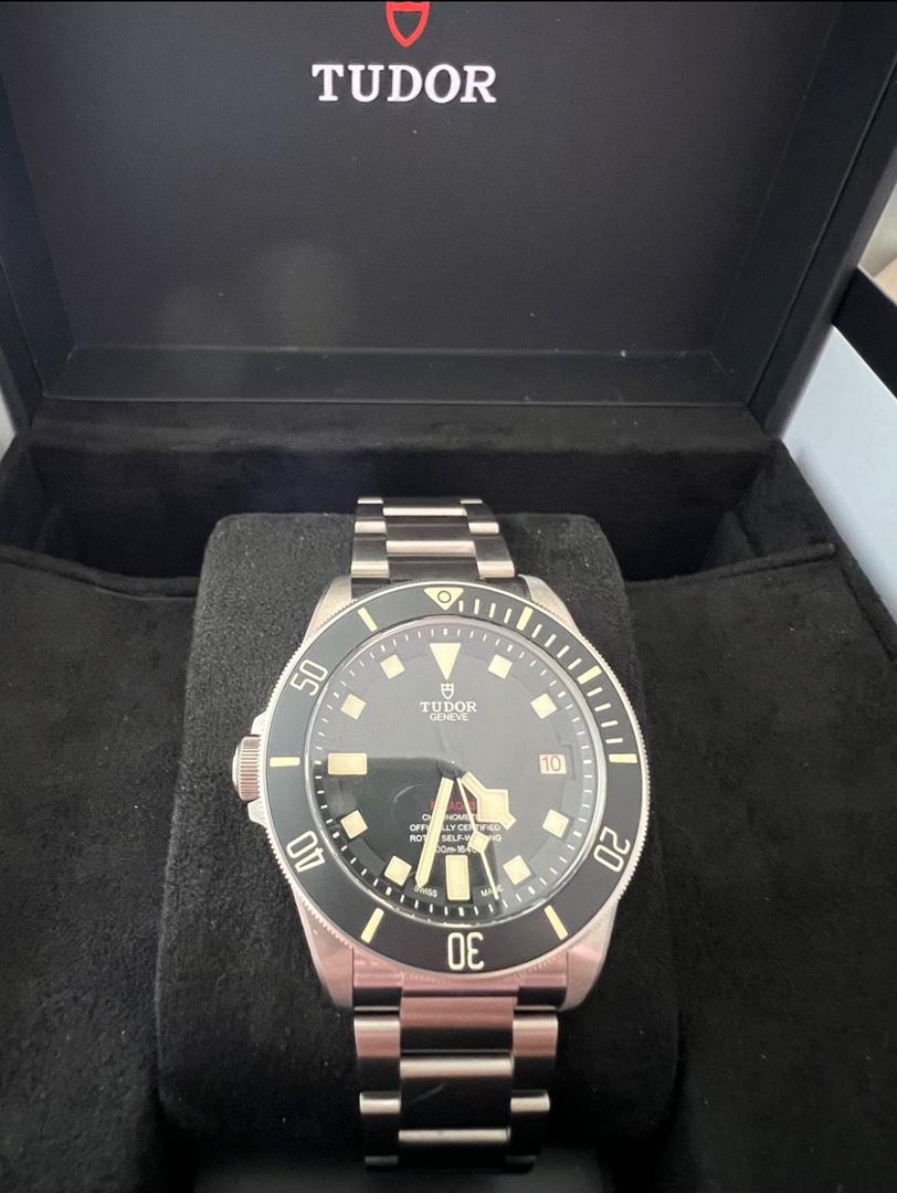 Tudor Pegalos Titane 42 mm, poignet gauche, excellent état, avec accessoires