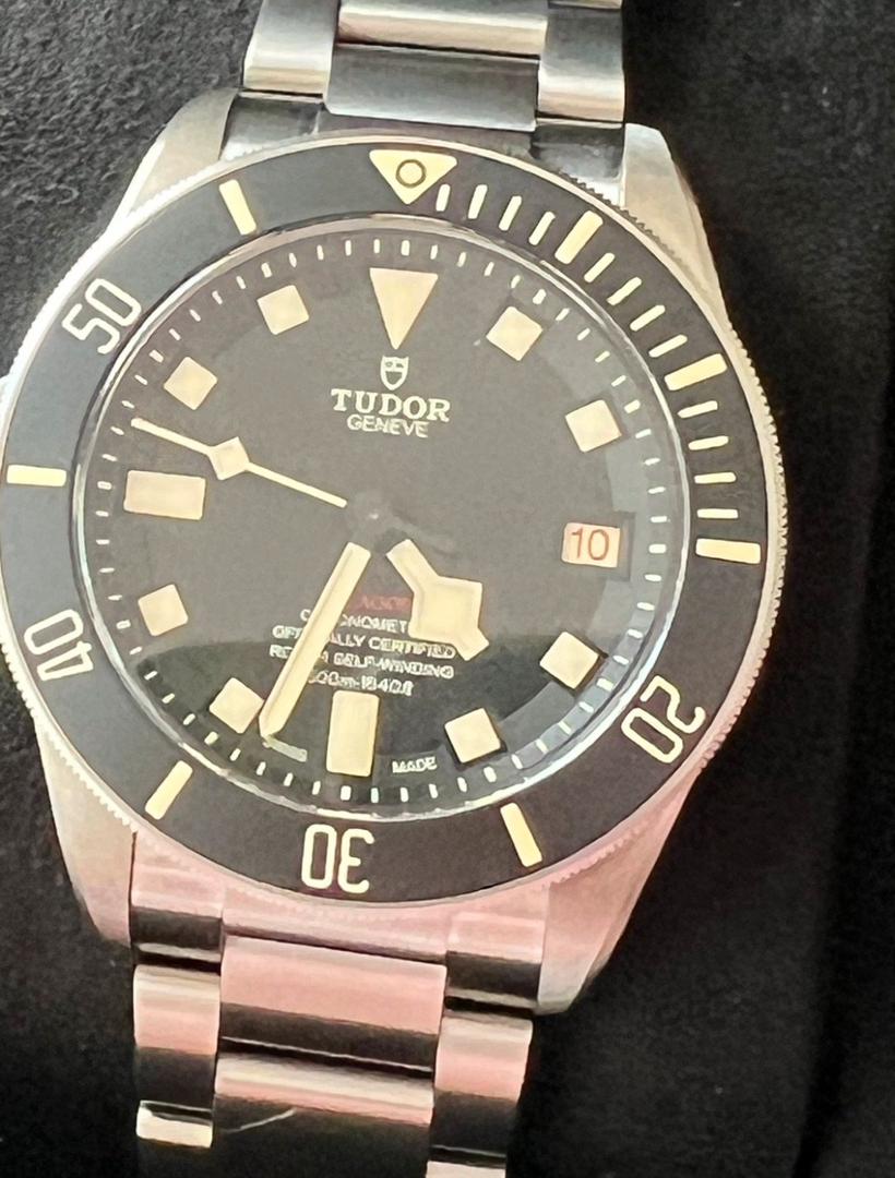 Tudor Pegalos Titane 42 mm, poignet gauche, excellent état, avec accessoires