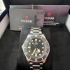 Tudor Pegalos Titane 42 mm, poignet gauche, excellent état, avec accessoires