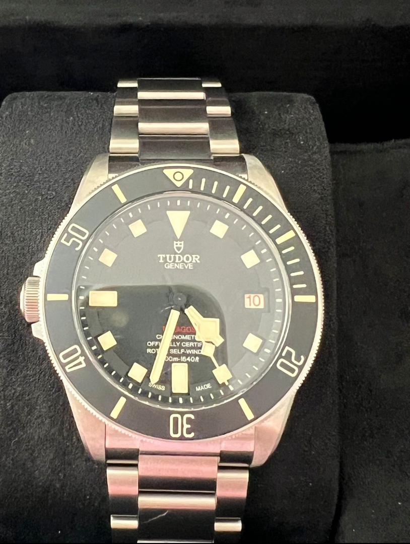 Tudor Pegalos Titane 42 mm, poignet gauche, excellent état, avec accessoires