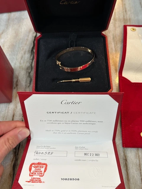 bracelet love cartier en or rose taille 17