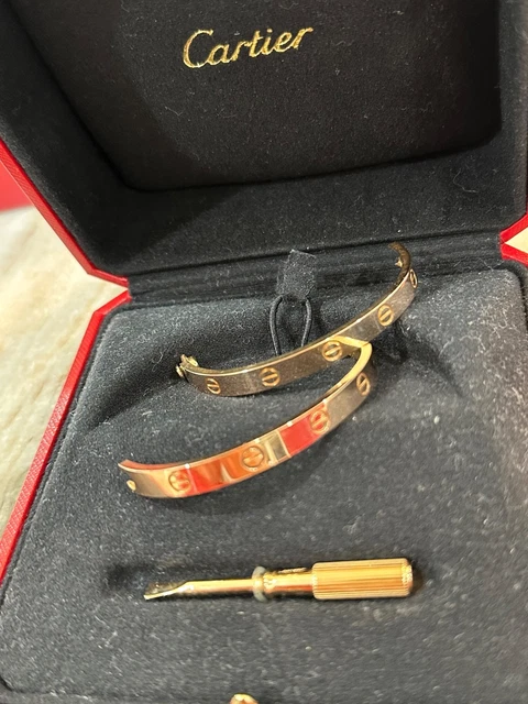 bracelet love cartier en or rose taille 17