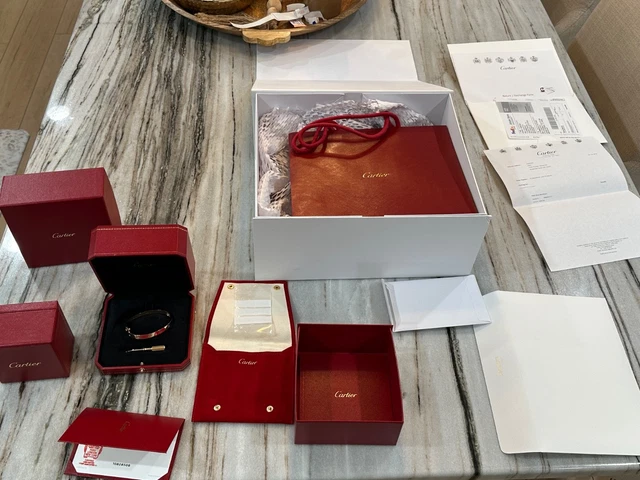 bracelet love cartier en or rose taille 17