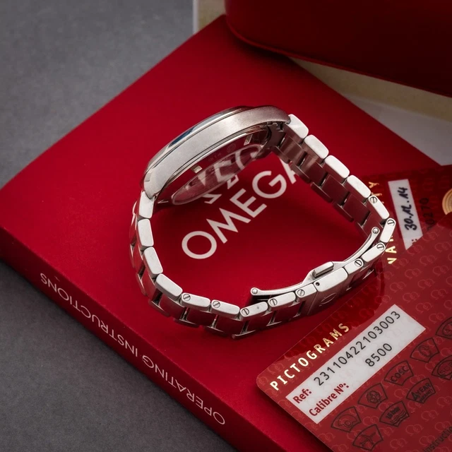 Montre Omega Seamaster Aqua Terra 23110422103003 à cadran bleu Aquaterra 150 m