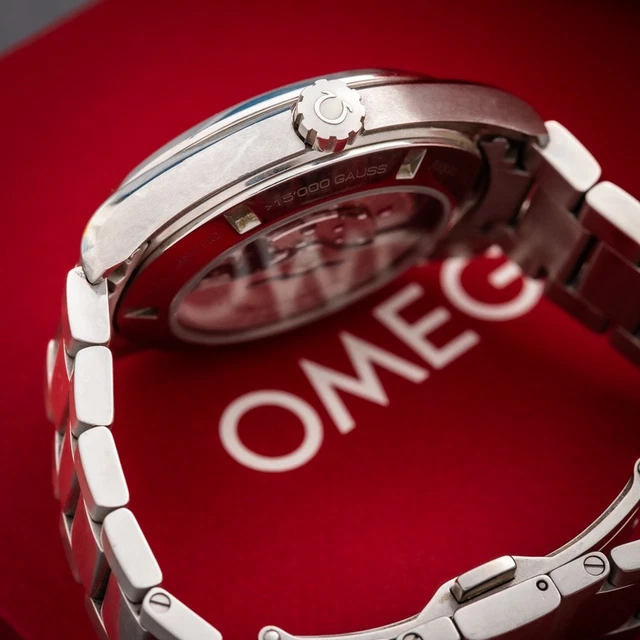 Montre Omega Seamaster Aqua Terra 23110422103003 à cadran bleu Aquaterra 150 m